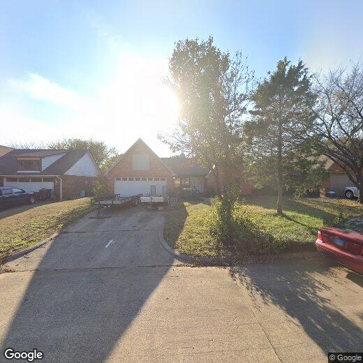 Primary Photo - 3301 Cliffview Dr