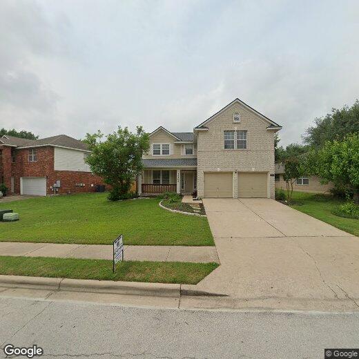 Primary Photo - 4 bed 2.5 bath home fresh paint new carpet...