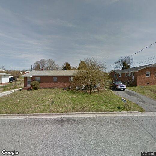 Foto principal - 812 Douglas Dr