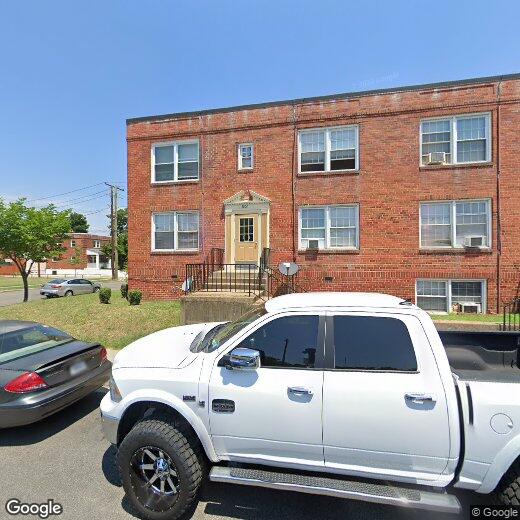 Primary Photo - 3300 East Capitol St NE