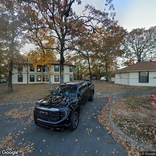 Foto principal - 8815 Woodbine Dr