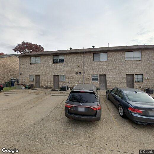 Primary Photo - 2710 Wimbledon Ct