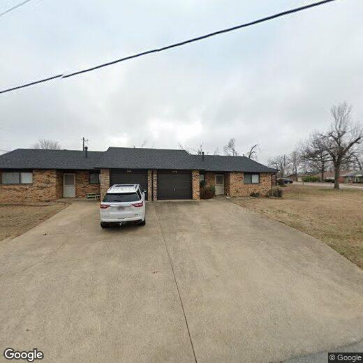 Primary Photo - 2522 W Dogwood St