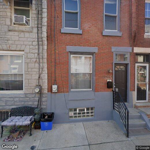 Foto principal - 2440 Montrose St