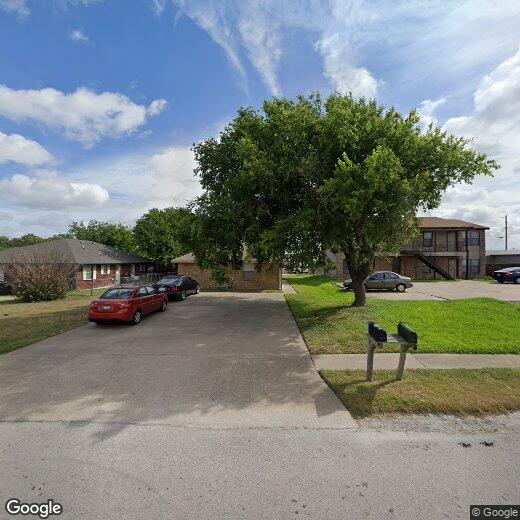 Primary Photo - 204 W Avenue F