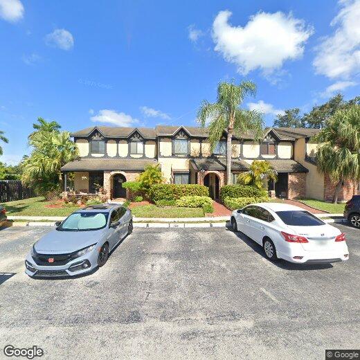 Foto principal - 9311 NW 49th Pl