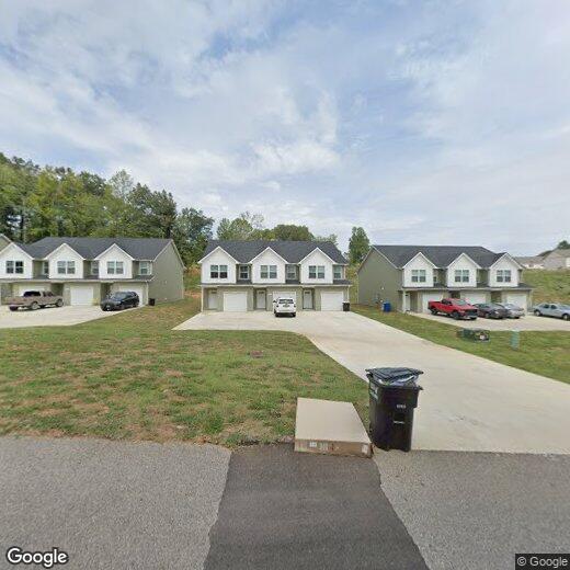 Primary Photo - Close to Post! 3 Bed/2.5 Bath Townhouse! B...