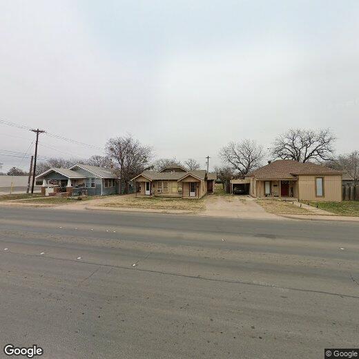 Primary Photo - Freshly renovated and conveniently located!
