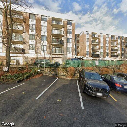 Primary Photo - Walk to Train-PETS Allowed