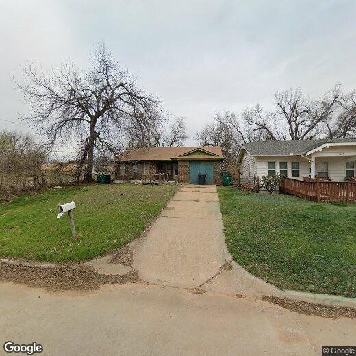 Primary Photo - 1605 E Park Pl