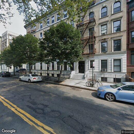 Primary Photo - 300 Manhattan Avenue