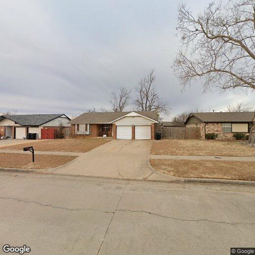 913 S Avery Dr, Moore, OK 73160 House for Rent in Moore, OK