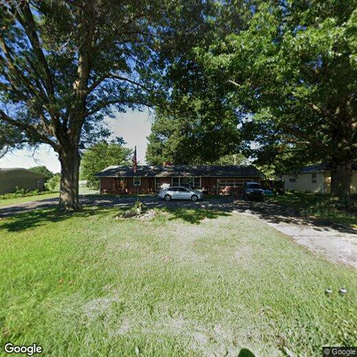 Foto principal - Charming 4-Bedroom Home Near Pittsburg Hig...