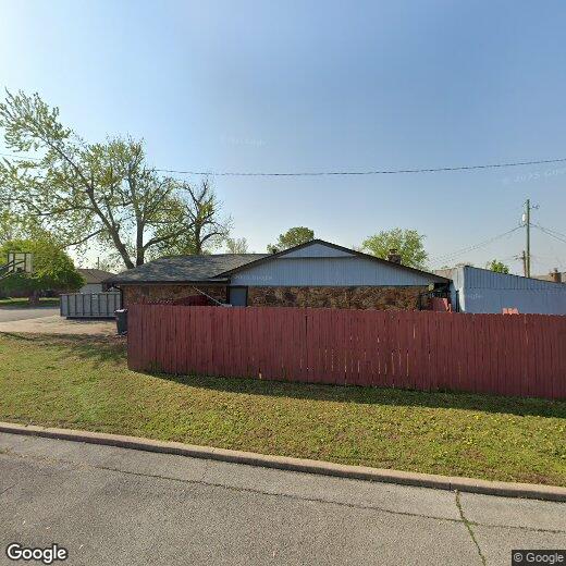 Foto principal - 4900 Barbados Ave