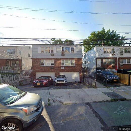 194 Saratoga Ave, Yonkers, NY 10705 Room for Rent in Yonkers, NY