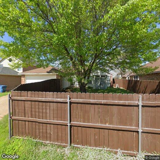 Foto principal - 5905 Madison Dr