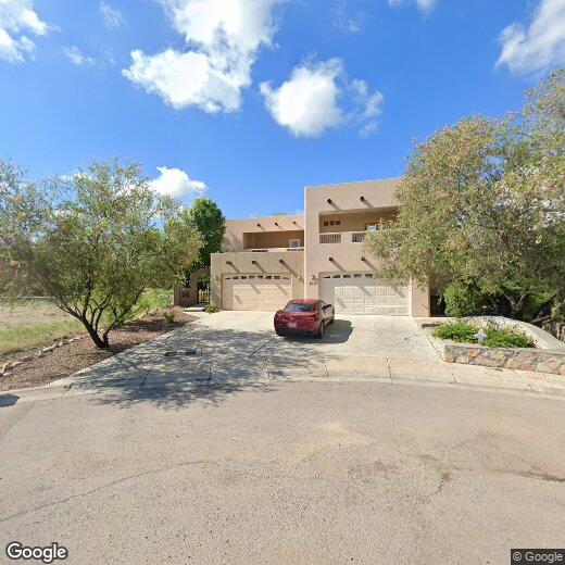 Foto principal - Large Duplex that backs to parks