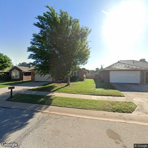 21856 Pioneer Cir, Edmond, OK 73012 House for Rent in Edmond, OK