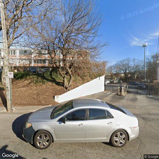 Primary Photo - 881 Memorial Dr SE