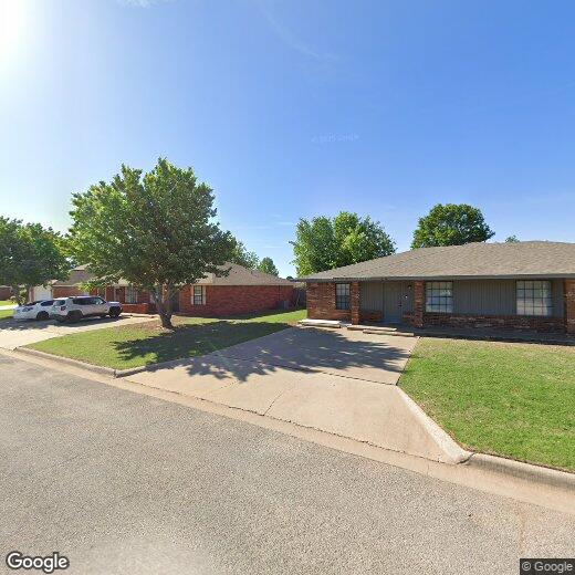 2112 Berry Ave, Weatherford, OK 73096 Townhome Rentals in Weatherford