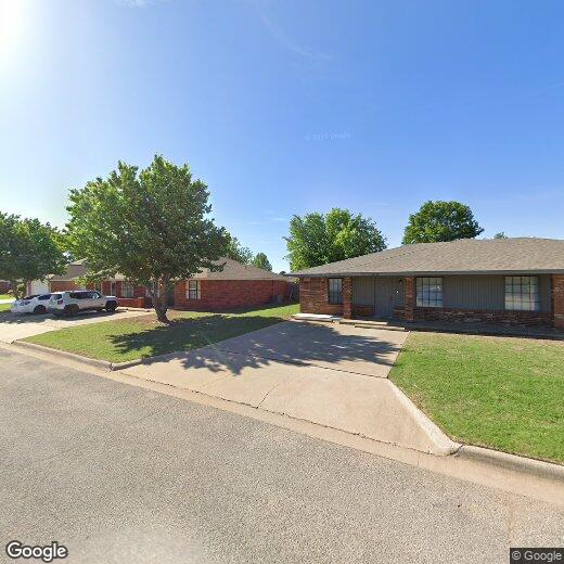 2112 Berry Ave, Weatherford, OK 73096 Townhome Rentals in Weatherford