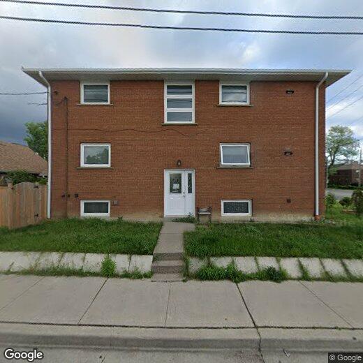 Primary Photo - 2724 Lake Shore Blvd W