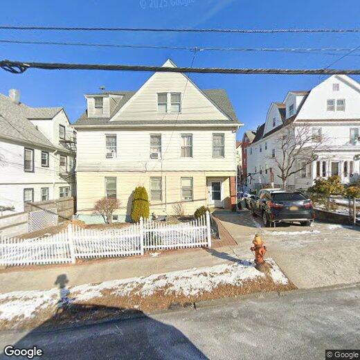 223 Roberts Ave, Yonkers, NY 10703 Room for Rent in Yonkers, NY