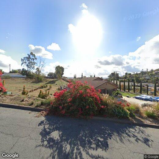 Foto principal - Large 4 bedroom 4.5 Bathroom Single Family...