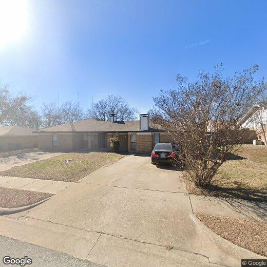 Primary Photo - 715 Long Ct