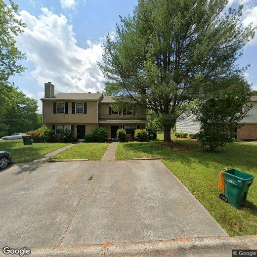 Primary Photo - 3 Bedroom walking to town of Woodstock