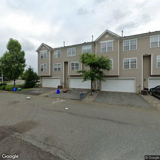 93 Woodlake Dr, Sayreville, NJ 08859 Condo for Rent in Sayreville, NJ