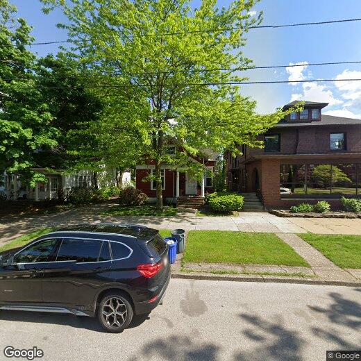 Foto principal - 3 bedroom 1 bath 1st floor unit