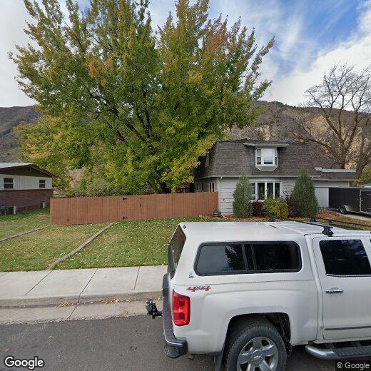 Primary Photo - 322 Park Dr