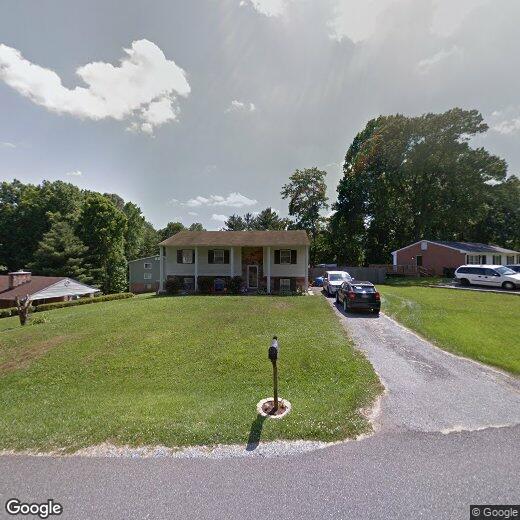 Primary Photo - 4 Bedroom Split Foyer House