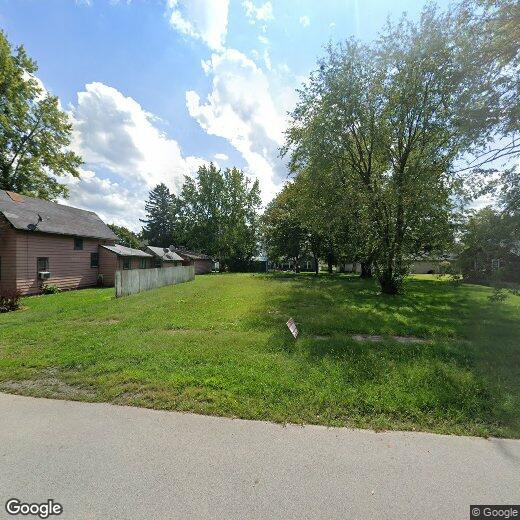 Primary Photo - 215 W Walnut St