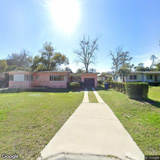 Foto principal - 2058 Forest Hills Rd