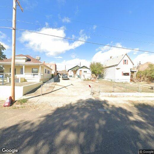 Primary Photo - Large 3 bedroom 1 bath single family home
