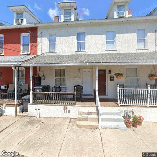 Primary Photo - 221 Walnut St