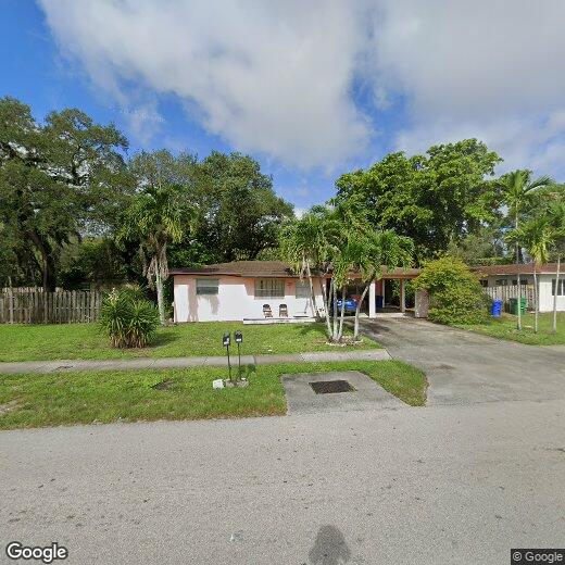 Foto principal - 3450 SW 62nd Ave