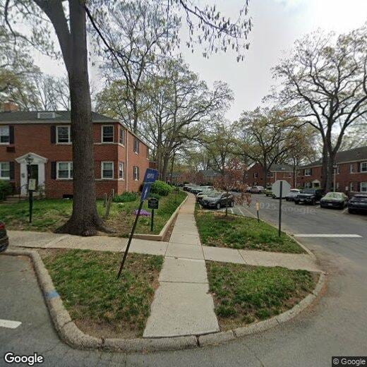 Foto principal - 227 N George Mason Dr