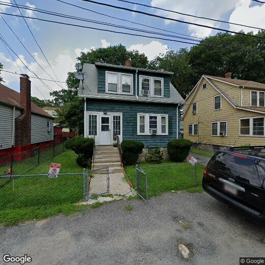 Primary Photo - 42 Oakwood St