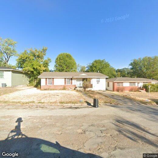 Primary Photo - 104 Hillcrest Dr