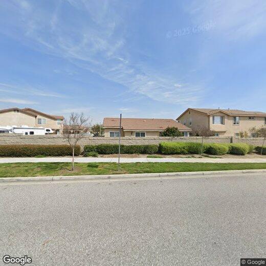 Foto principal - 3 bed 2 bath Large Back Yard!!