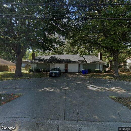 Primary Photo - 402 NE Independence Ave