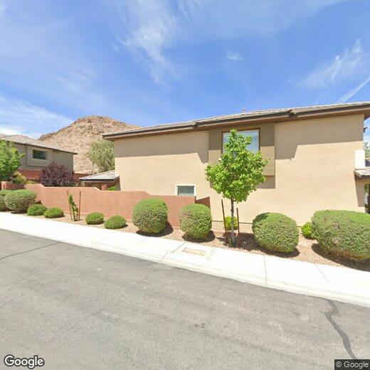Primary Photo - Beautiful 4 Bedroom Home Located in The Me...