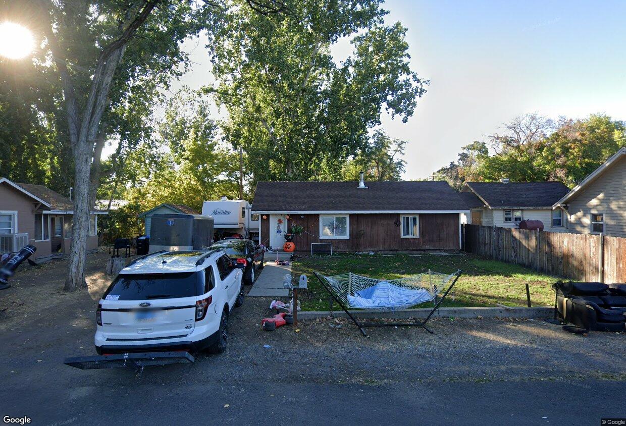 110 Small St, Susanville, CA 96130 - Habitación en alquiler en Susanville,  CA | Apartments.com, image size:1240x844