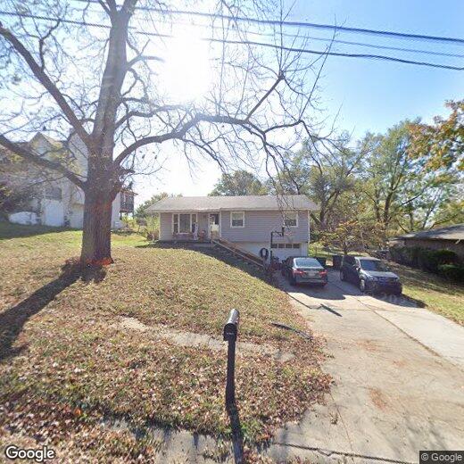 Primary Photo - Charming 3-Bed 1.5 Bath Raised Ranch with ...