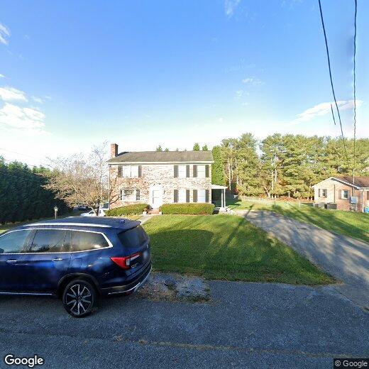 Primary Photo - 4 Bedroom, 2 Bath Duplex