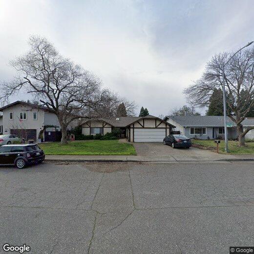 Primary Photo - 3 br, 2 bath House - 911 Madrone Ave