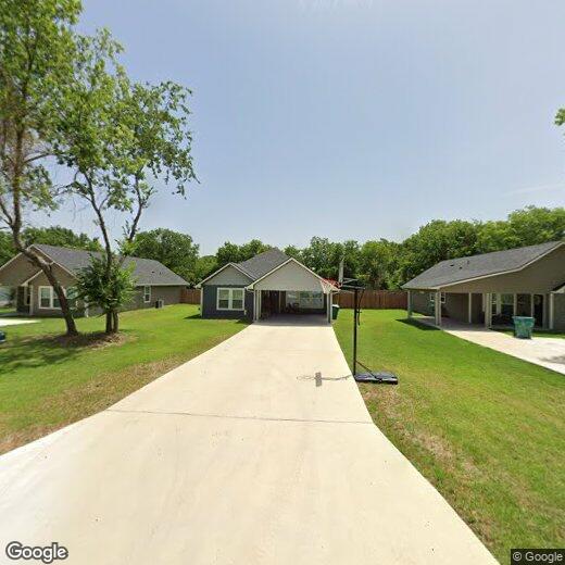 Primary Photo - "Charming 3-Bed Oasis with Granite Eleganc...